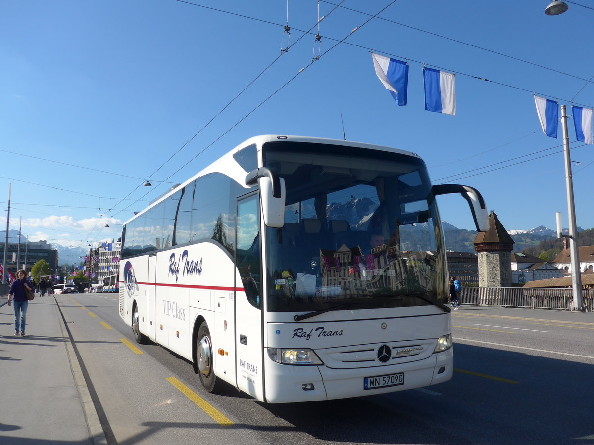 (179'430) - Aus Polen: Raf Trans, Warszawa - WN 5709G - Mercedes am 10. April 2017 in Luzern, Bahnhofbrcke