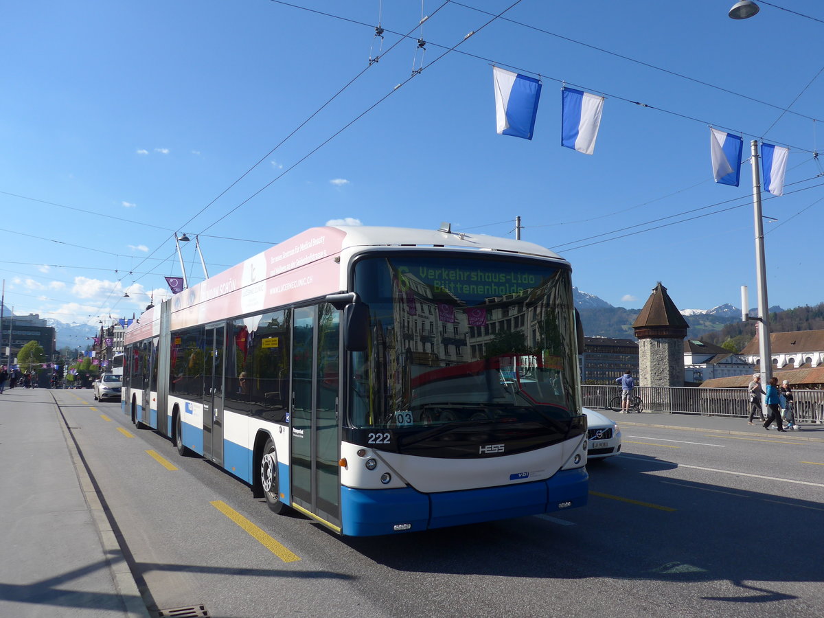 (179'447) - VBL Luzern - Nr. 222 - Hess/Hess Gelenktrolleybus am 10. April 2017 in Luzern, Bahnhofbrcke