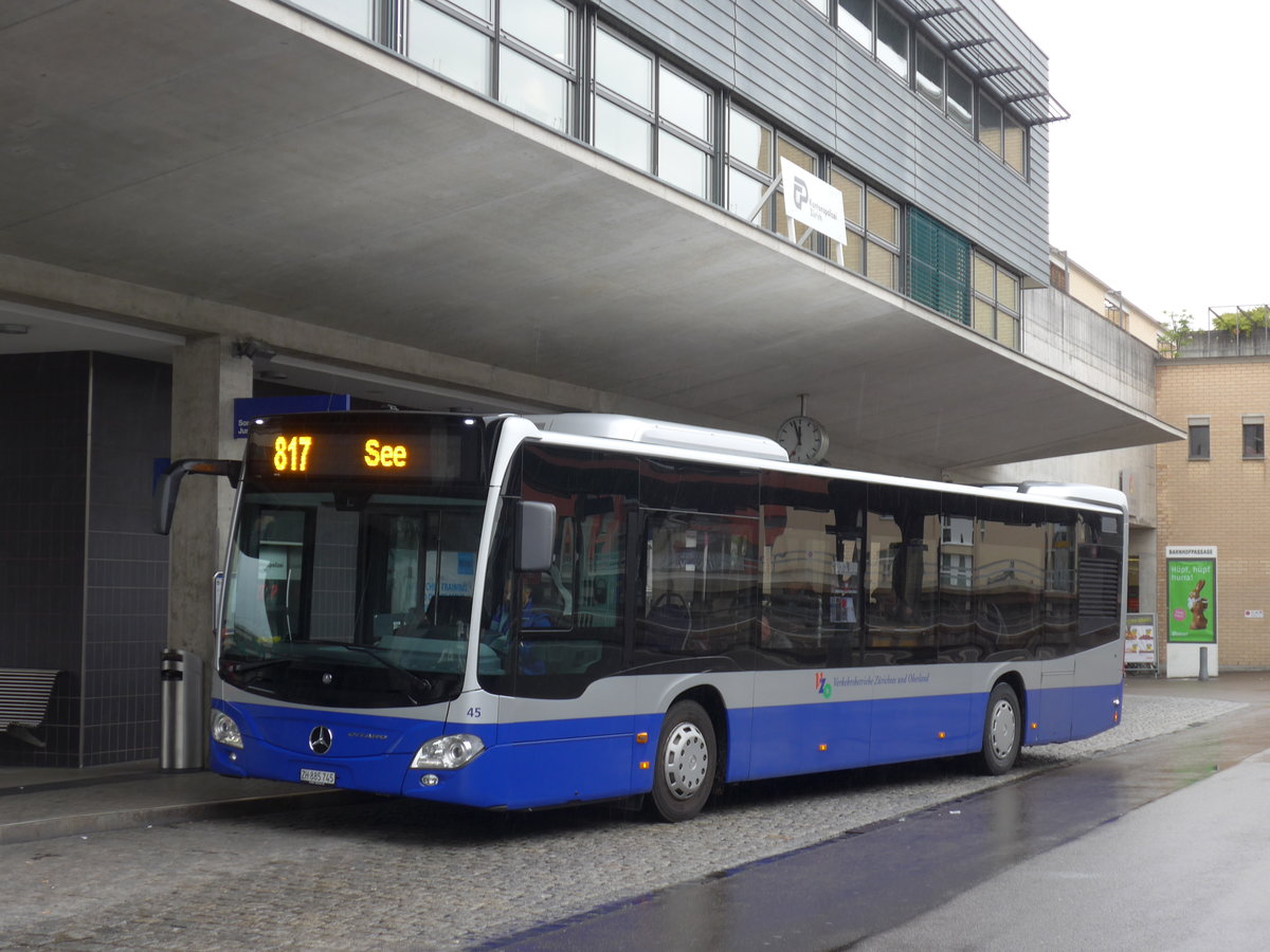 (179'635) - VZO Grningen - Nr. 45/ZH 885'745 - Mercedes am 16. April 2017 beim Bahnhof Uster