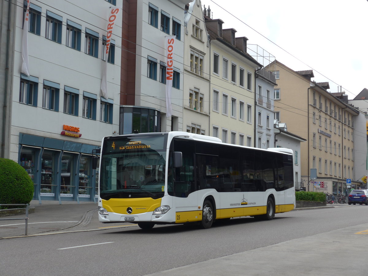 (179'682) - VBSH Schaffhausen - Nr. 25/SH 38'025 - Mercedes am 17. April 2017 beim Bahnhof Schaffhausen