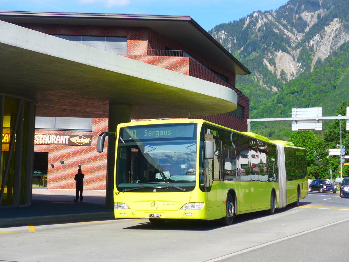 (180'262) - LBA Vaduz - Nr. 52/FL 39'852 - Mercedes am 21. Mai 2017 beim Bahnhof Schaan