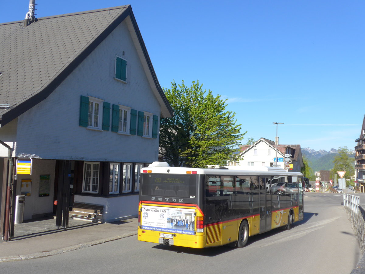 (180'293) - PostAuto Ostschweiz - SG 284'016 - Setra am 22. Mai 2017 in Wildhaus, Dorf