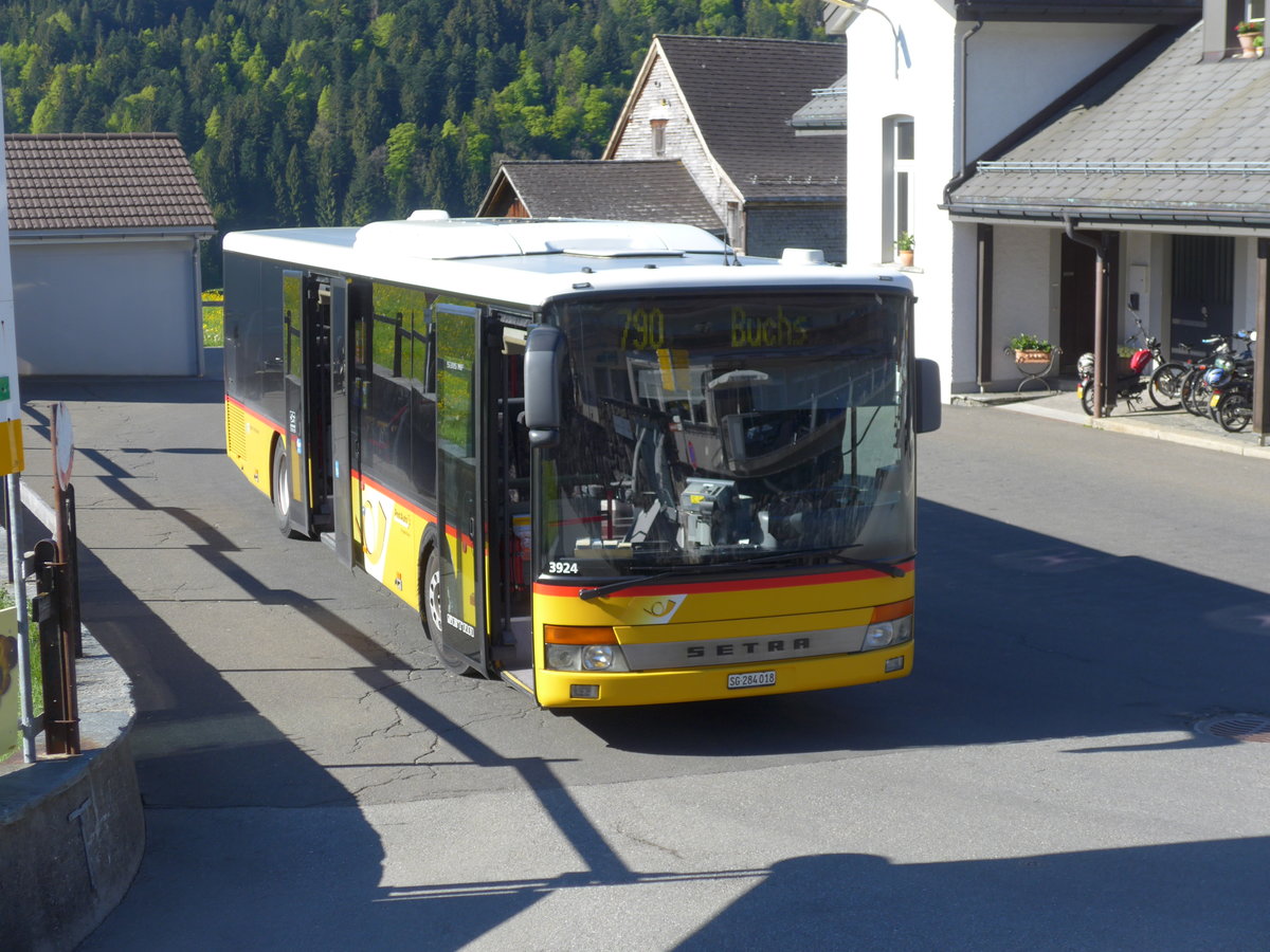 (180'295) - PostAuto Ostschweiz - SG 284'018 - Setra am 22. Mai 2017 in Wildhaus, Dorf