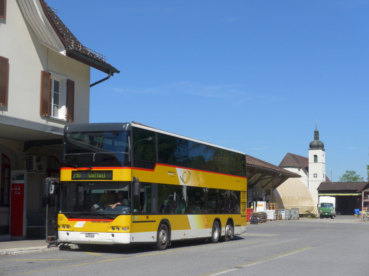 (180'316) - PostAuto Ostschweiz - SG 296'225 - Neoplan am 22. Mai 2017 beim Bahnhof Nesslau-Neu St. Johann
