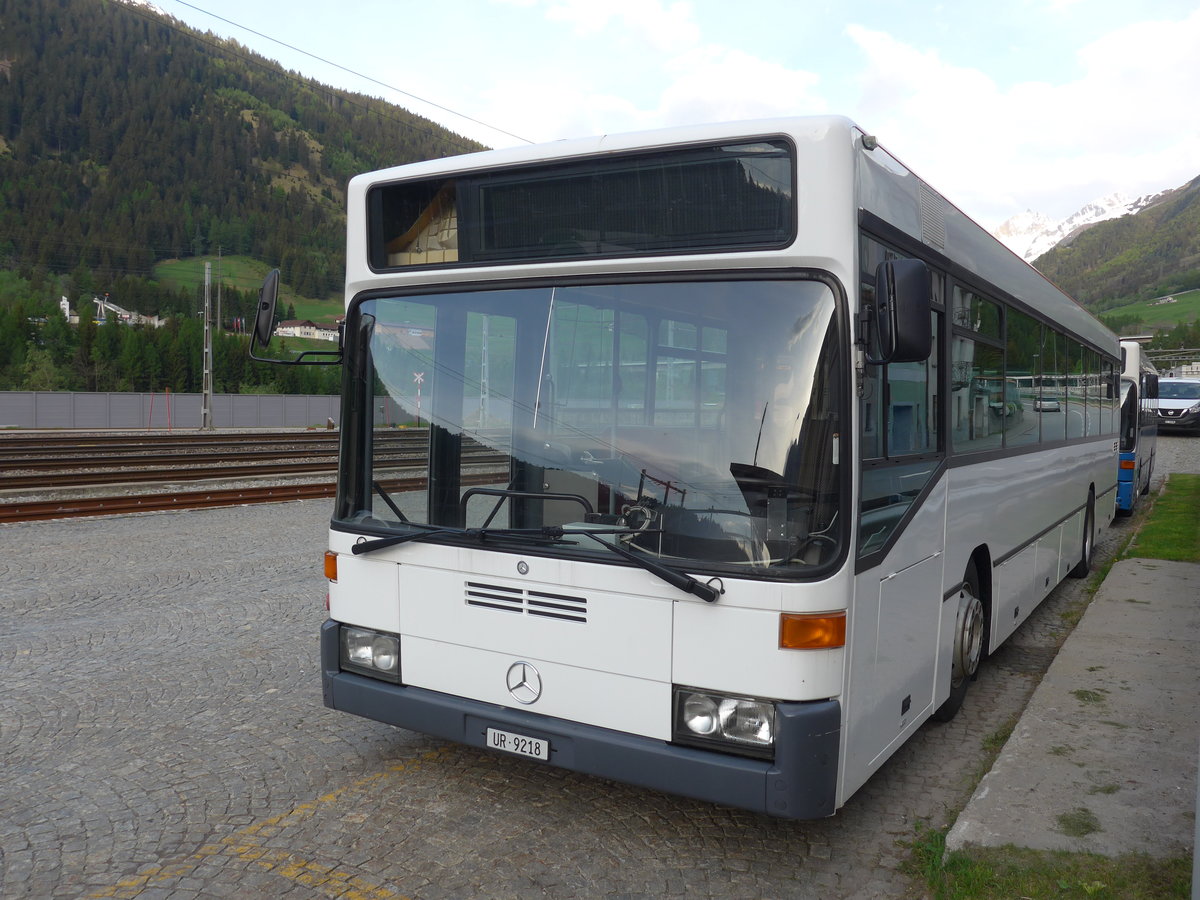 (180'671) - Meyer, Gschenen - UR 9218 - Mercedes (ex BSU Solothurn Nr. 65; ex BSU Solothurn Nr. 59) am 24. Mai 2017 beim Bahnhof Airolo