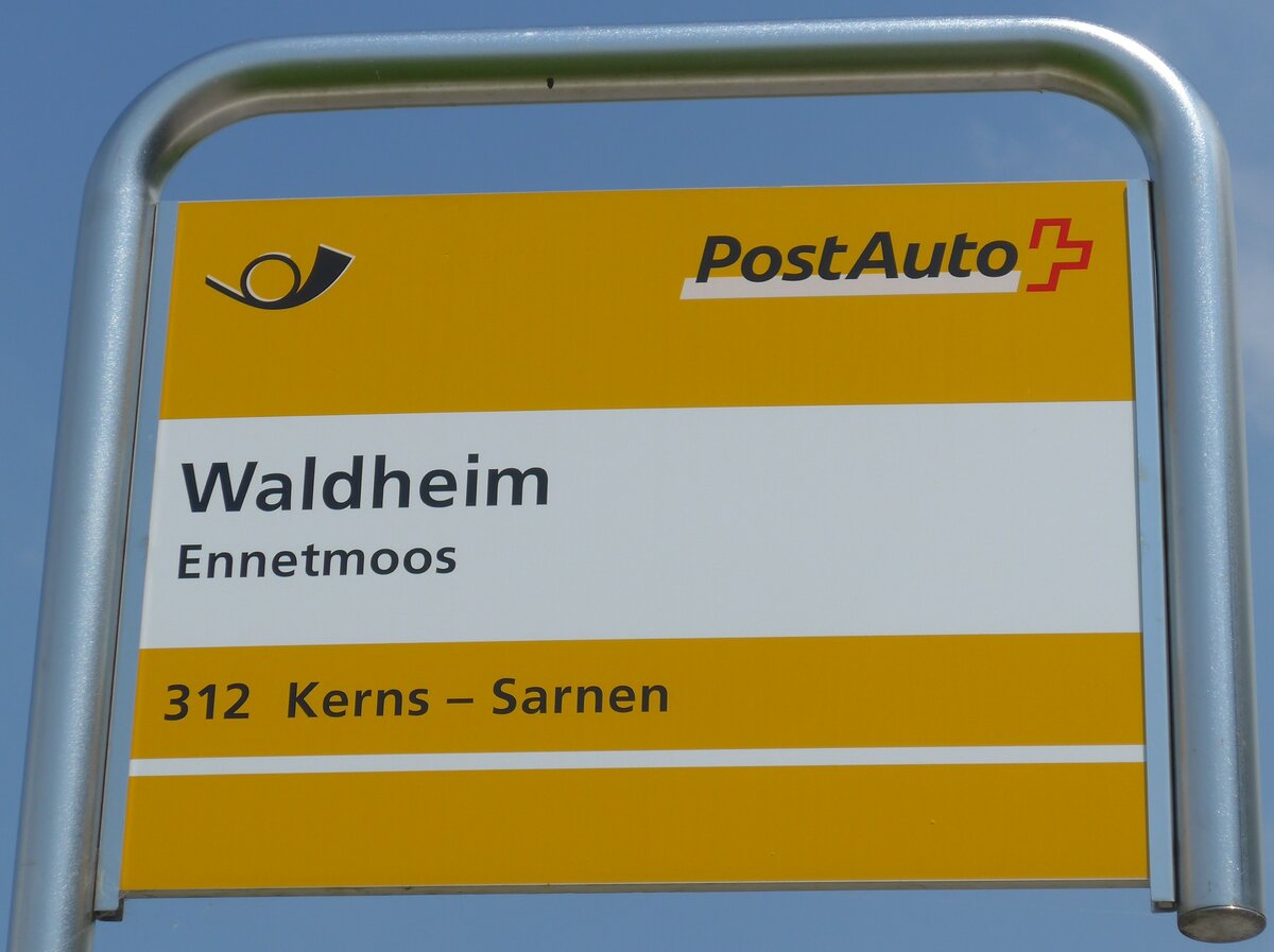 (180'726) - PostAuto-Haltestellenschild - Ennetmoos, Waldheim - am 24. Mai 2017