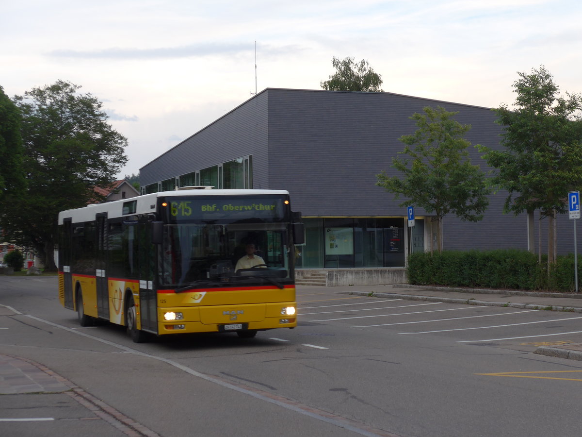 (181'137) - Moser, Flaach - Nr. 125/ZH 142'743 - MAN (ex PostAuto Zrich Nr. 125; ex PostAuto Zrich Nr. 4; ex P 25'588) am 15. Juni 2017 in Wiesendangen, Gemeindehaus
