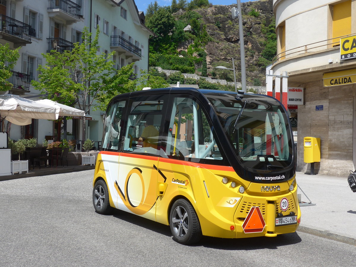 (182'222) - PostAuto Wallis - VS 454'600 - Navya am 23. Juli 2017 in Sion, Place du Midi