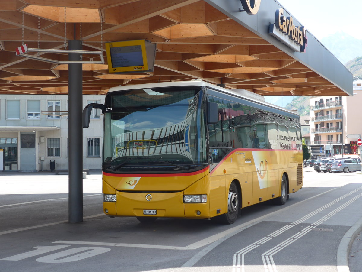 (182'226) - PostAuto Wallis - Nr. 12/VS 106'000 - Irisbus (ex Theytaz, Sion) am 23. Juli 2017 beim Bahnhof Sion