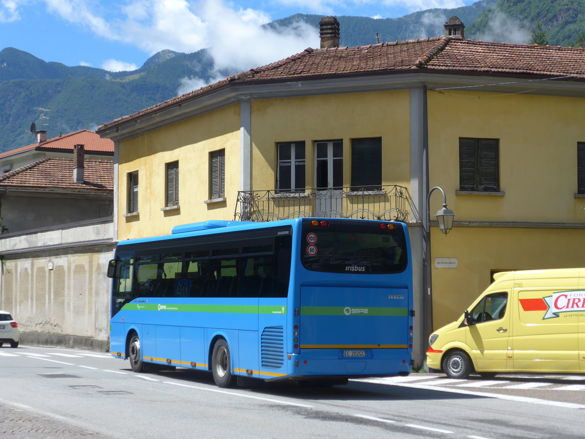 (182'277) - STPS Sondrio - EC-202 GC - Irisbus am 24. Juli 2017 beim Bahnhof Sondrio