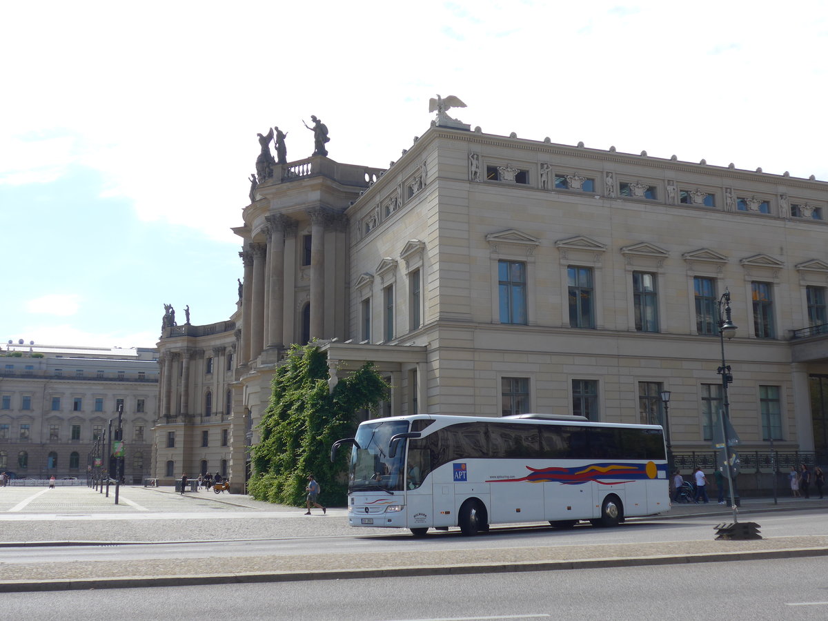 (183'318) - Aus Tschechien: Milmark, Kladno - 2SX 2552 - Mercedes am 10. August 2017 in Berlin, Staatsoper