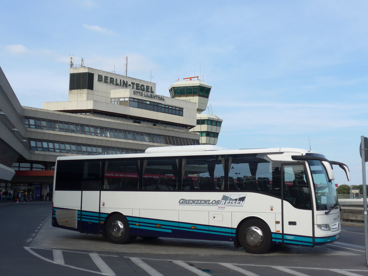 (183'368) - Grenzenlos, Berlin - B-GR 504 - Mercedes am 10. August 2017 in Berlin, Flughafen Tegel