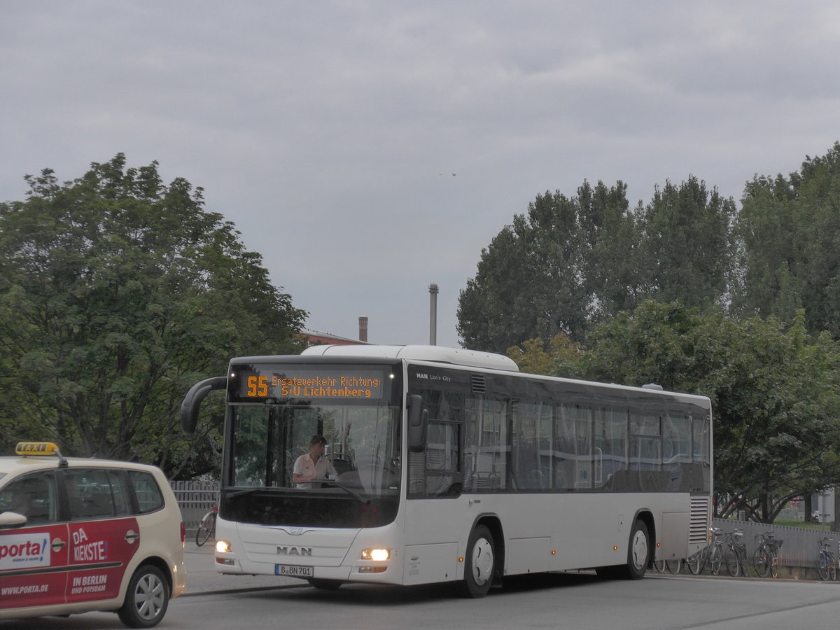 (183'399) - Nieder, Berlin - B-BN 701 - MAN am 10. August 2017 beim Bahnhof Berlin Ost