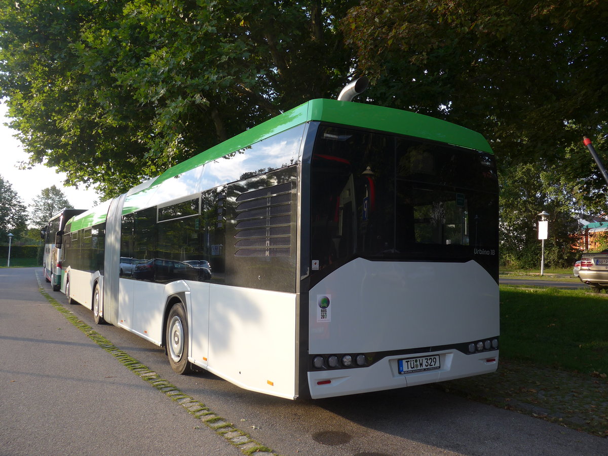 (183'857) - Weiss, Rottenburg - T-W 329 - Solaris am 22. August 2017 in Herrenberg, Carparkplatz