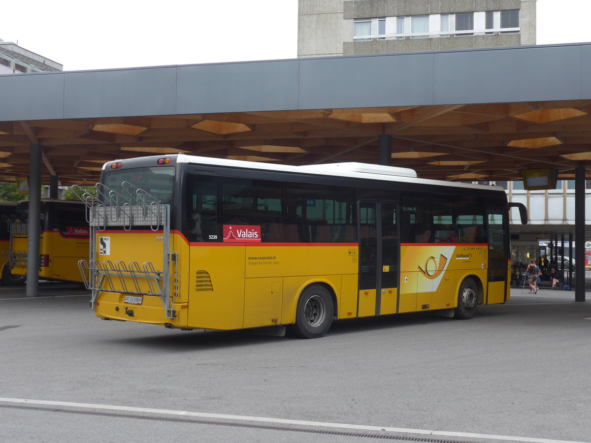 (184'068) - Buchard, Leytron - VS 243'988 - Irisbus am 24. August 2017 beim Bahnhof Sion