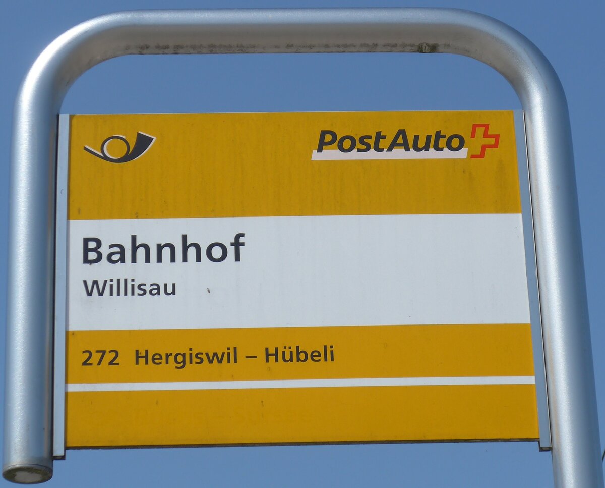 (184'495) - PostAuto-Haltestellenschild - Willisau, Bahnhof - am 26. August 2017