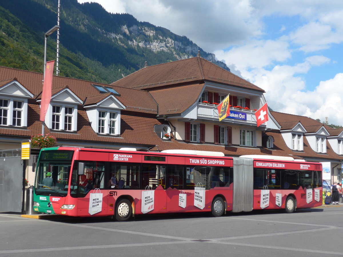 (184'623) - STI Thun - Nr. 137/BE 801'137 - Mercedes am 3. September 2017 beim Bahnhof Interlaken Ost