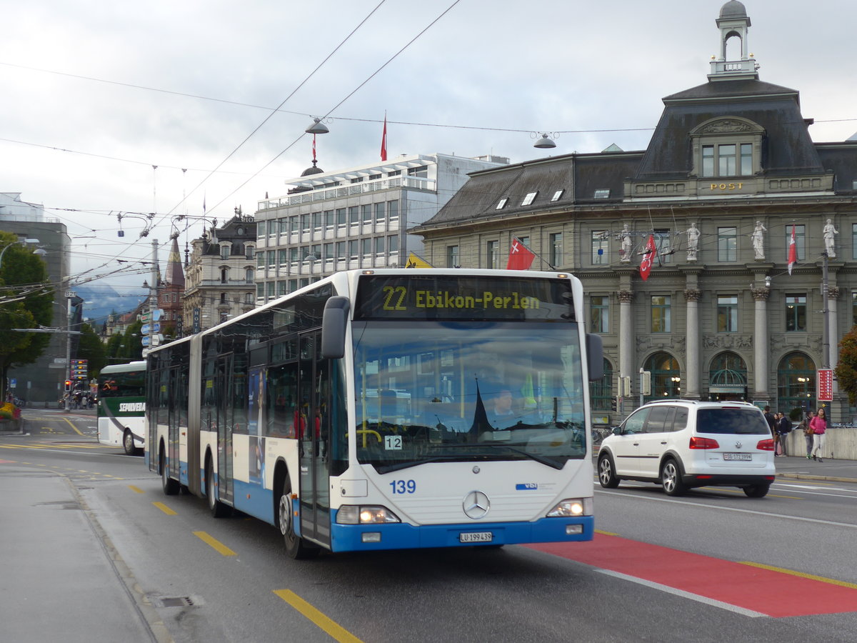 (185'106) - VBL Luzern - Nr. 139/LU 199'439 - Mercedes am 18. September 2017 in Luzern, Bahnhofbrcke