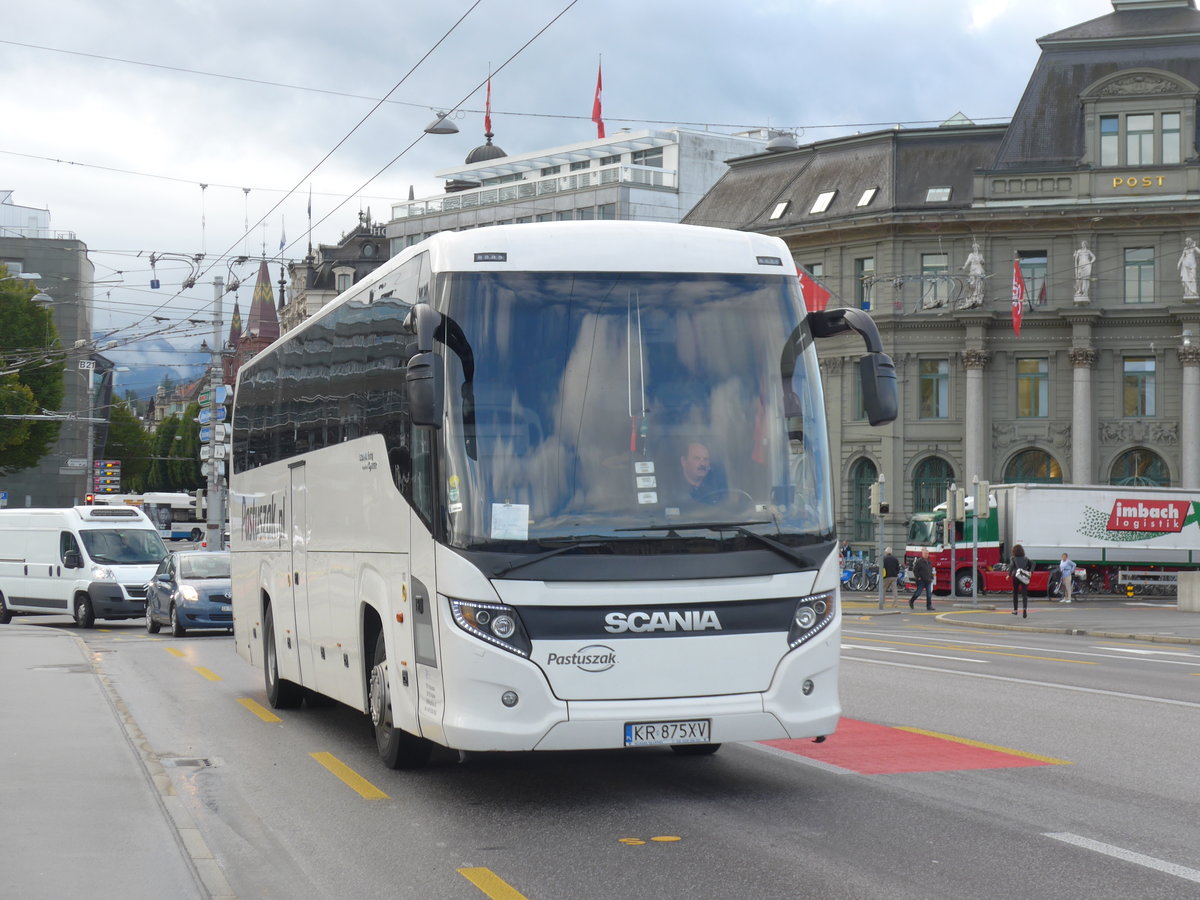 (185'122) - Aus Polen: Pastuszak, Krakw - KR 875XV - Scania/Higer am 18. September 2017 in Luzern, Bahnhofbrcke