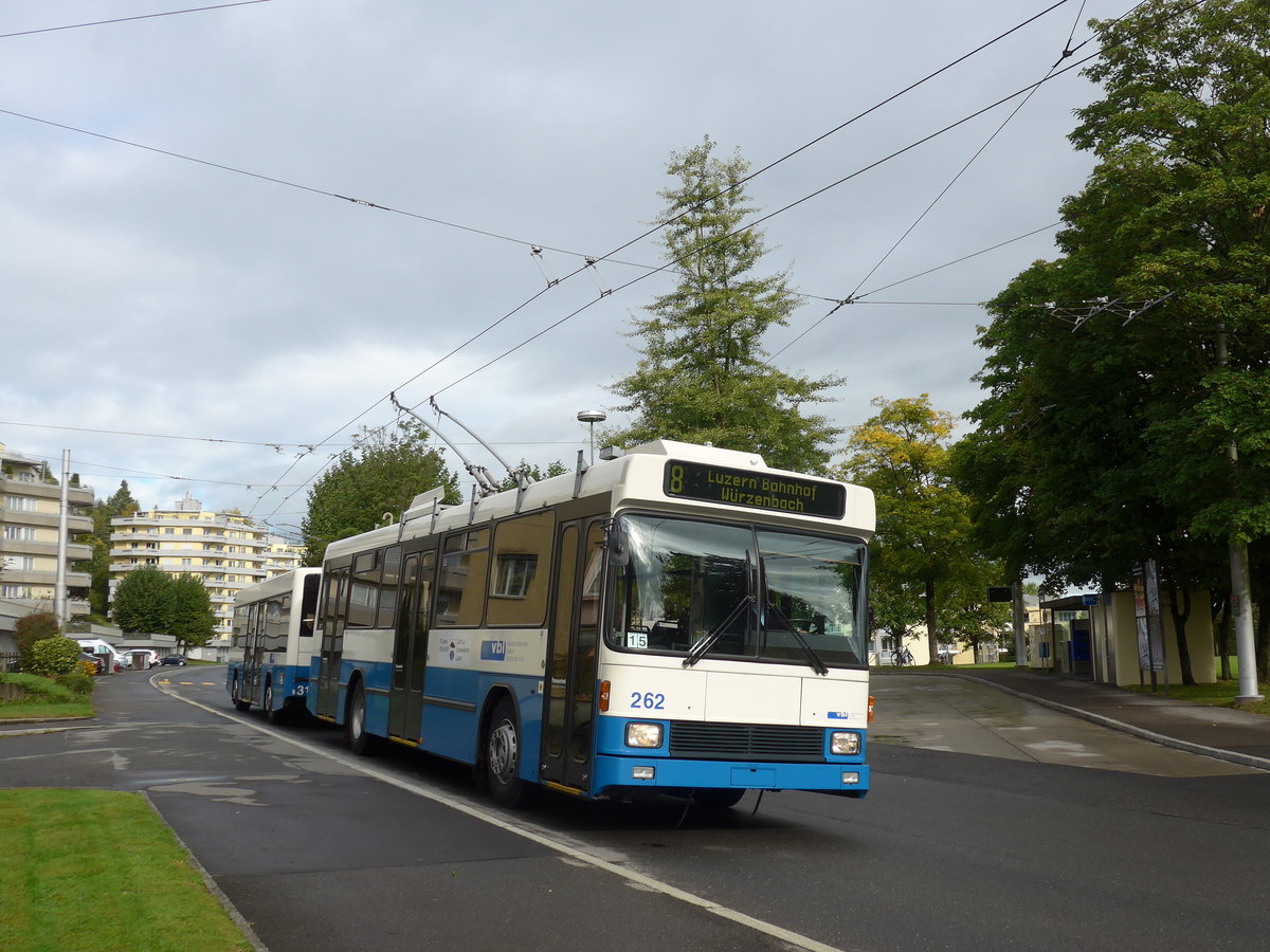 (185'153) - VBL Luzern - Nr. 262 - NAW/R&J-Hess Trolleybus am 18. September 2017 in Luzern, Hirtenhof