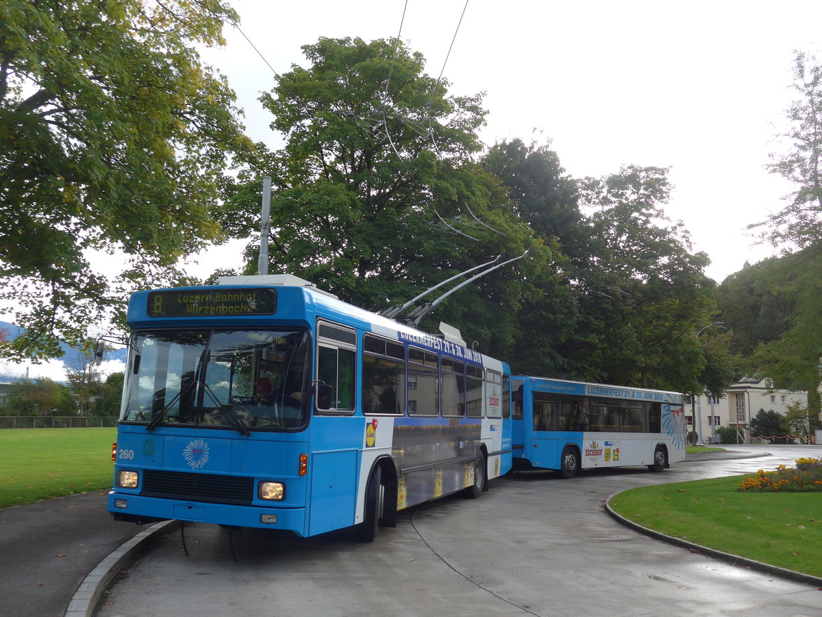 (185'157) - VBL Luzern - Nr. 260 - NAW/R&J-Hess Trolleybus am 18. September 2017 in Luzern, Hirtenhof