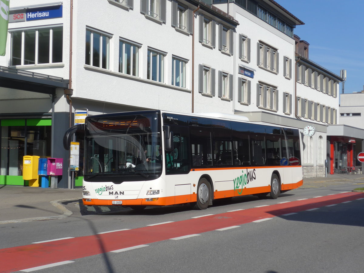 (185'938) - Regiobus, Gossau - Nr. 25/SG 16'492 - MAN am 19. Oktober 2017 beim Bahnhof Herisau