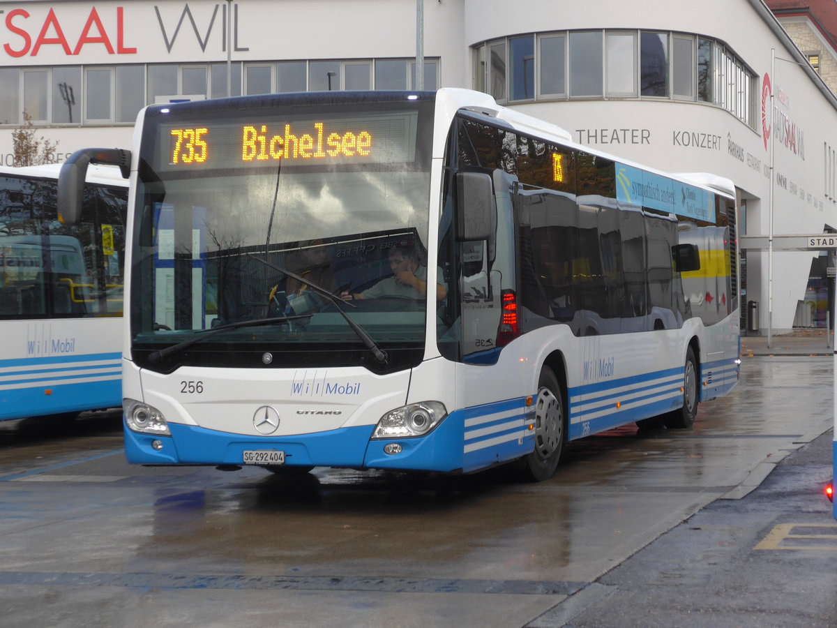 (186'120) - WilMobil, Wil - Nr. 256/SG 292'404 - Mercedes am 27. Oktober 2017 beim Bahnhof Wil