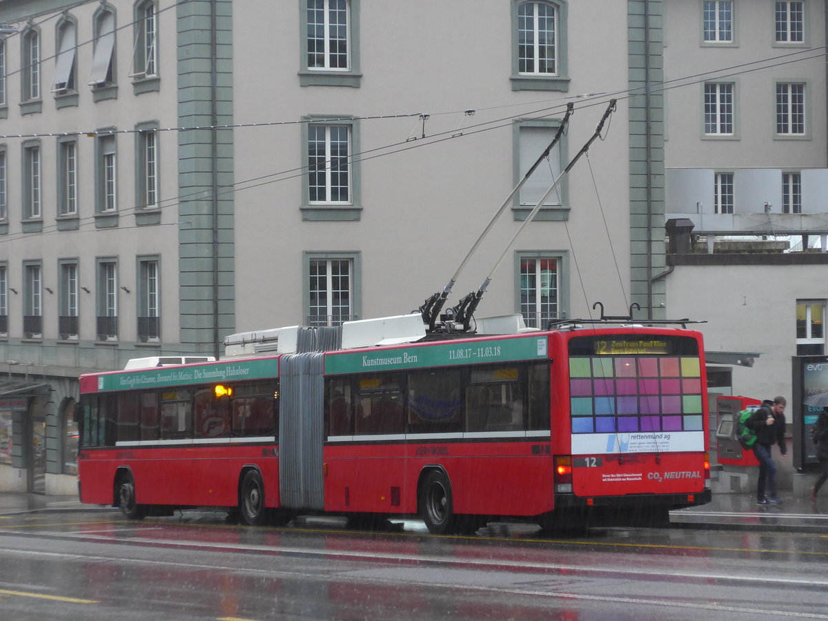(186'571) - Bernmobil, Bern - Nr. 12 - NAW/Hess Gelenktrolleybus am 25. November 2017 in Bern, Schanzenstrasse