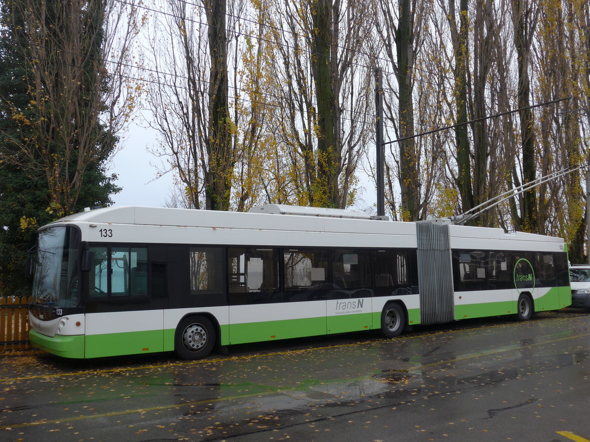 (186'589) - transN, La Chaux-de-Fonds - Nr. 133 - Hess/Hess Gelenktrolleybus (ex TN Neuchtel Nr. 133) am 25. November 2017 in Neuchtel, Dpt