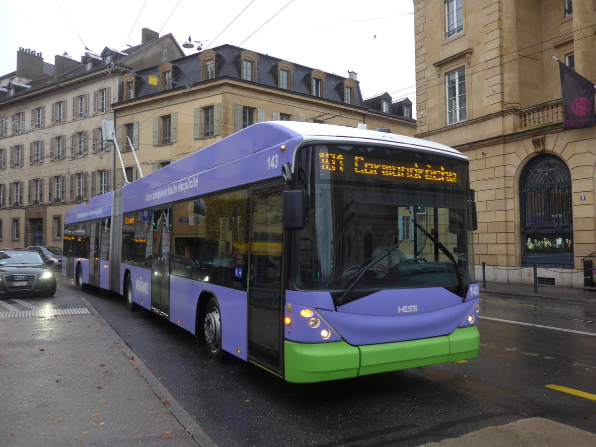 (186'626) - transN, La Chaux-de-Fonds - Nr. 143 - Hess/Hess Gelenktrolleybus (ex TN Neuchtel Nr. 143) am 25. November 2017 in Neuchtel, Place Pury