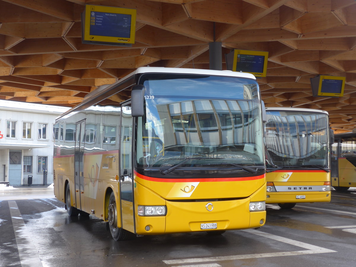 (187'005) - Buchard, Leytron - VS 243'988 - Irisbus am 17. Dezember 2017 beim Bahnhof Sion