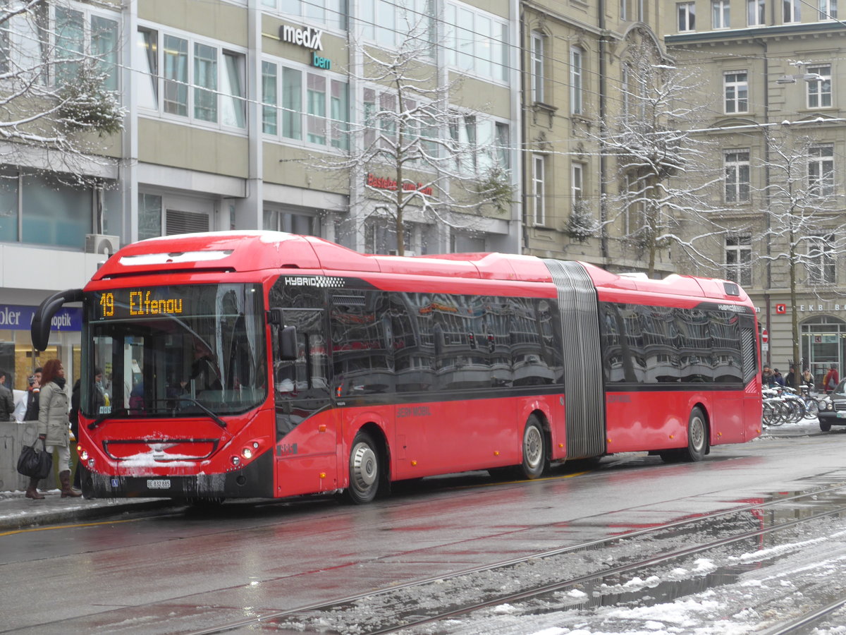 (187'036) - Bernmobil, Bern - Nr. 885/BE 832'885 - Volvo am 18. Dezember 2017 beim Bahnhof Bern