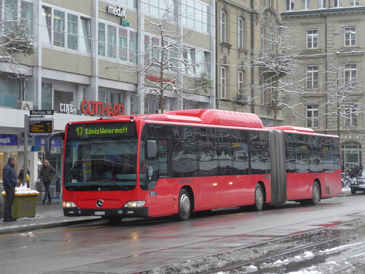 (187'042) - Bernmobil, Bern - Nr. 851/BE 671'851 - Mercedes am 18. Dezember 2017 beim Bahnhof Bern