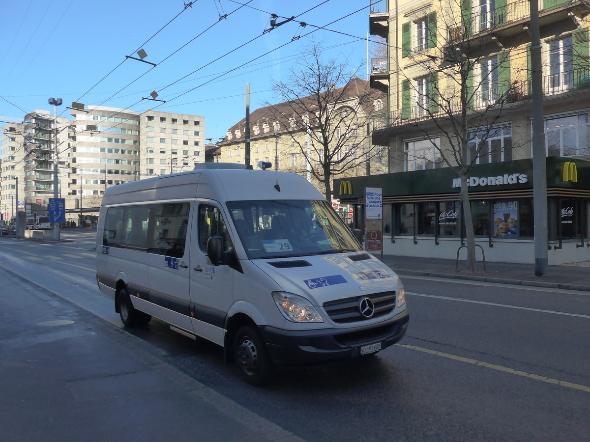 (187'158) - TL Lausanne - Nr. 29/VD 193'688 - Mercedes am 23. Dezember 2017 in Lausanne, Chauderon