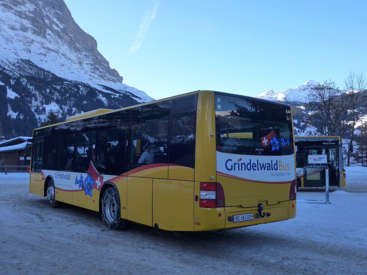 (187'312) - AVG Grindelwald - Nr. 19/BE 363'305 - MAN/Gppel am 24. Dezember 2017 beim Bahnhof Grindelwald