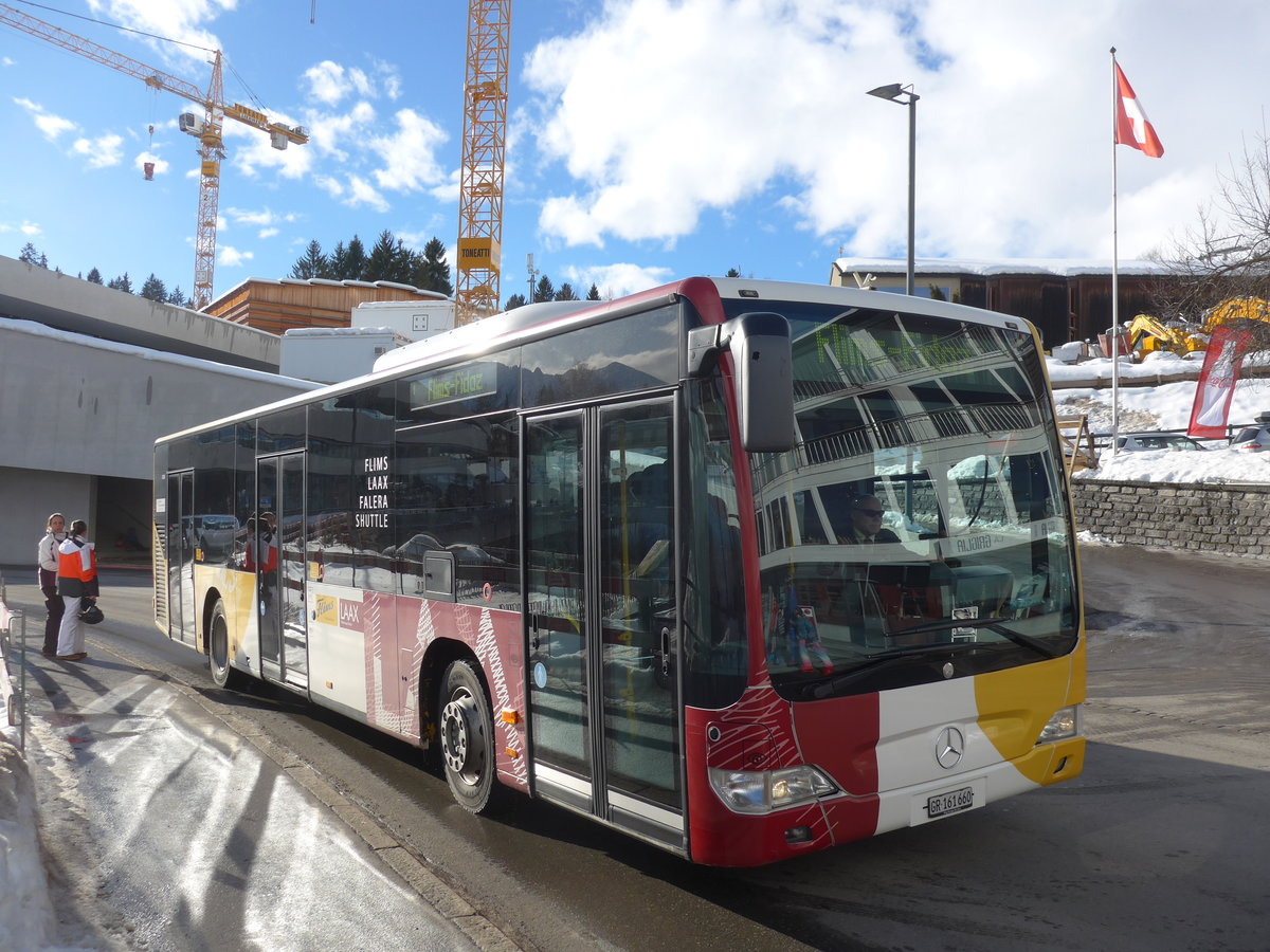 (187'393) - Stuppan, Flims - GR 161'660 - Mercedes am 26. Dezember 2017 in Flims, Bergbahnen