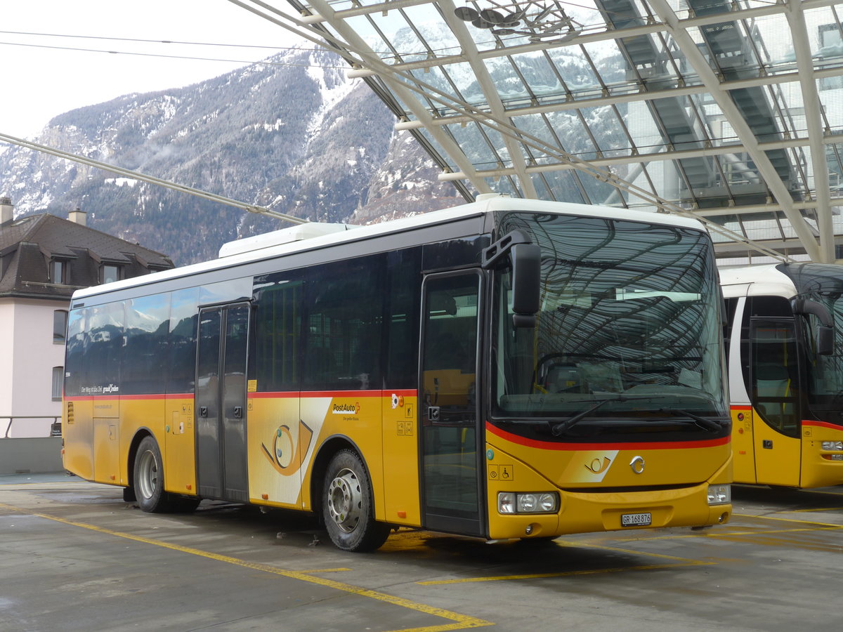 (187'544) - PostAuto Graubnden - GR 168'876 - Irisbus am 1. Januar 2018 in Chur, Postautostation