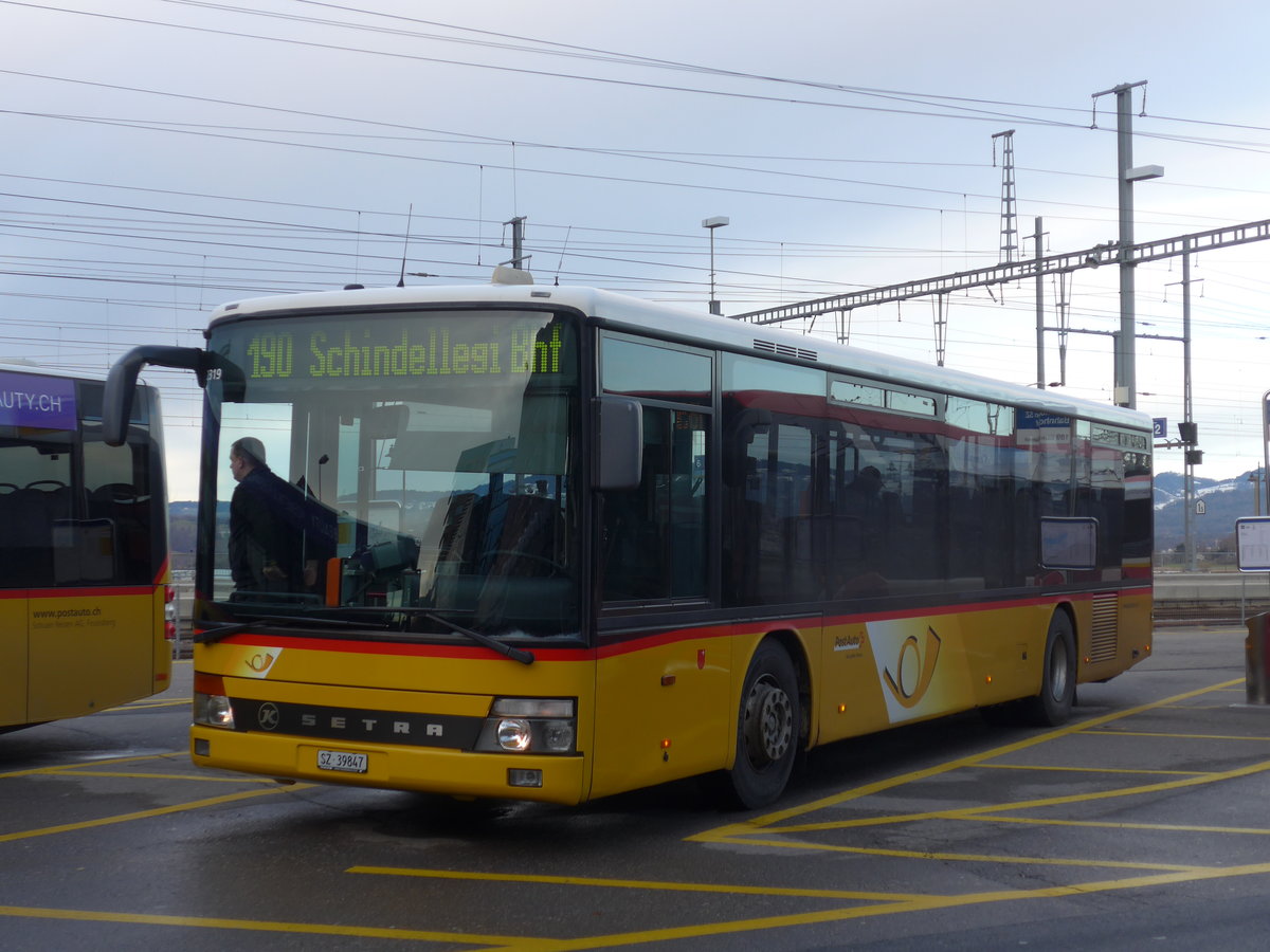 (187'612) - Schuler, Feusisberg - SZ 39'847 - Setra (ex PostAuto Ostschweiz; ex P 25'644) am 1. Januar 2018 beim Bahnhof Pfffikon