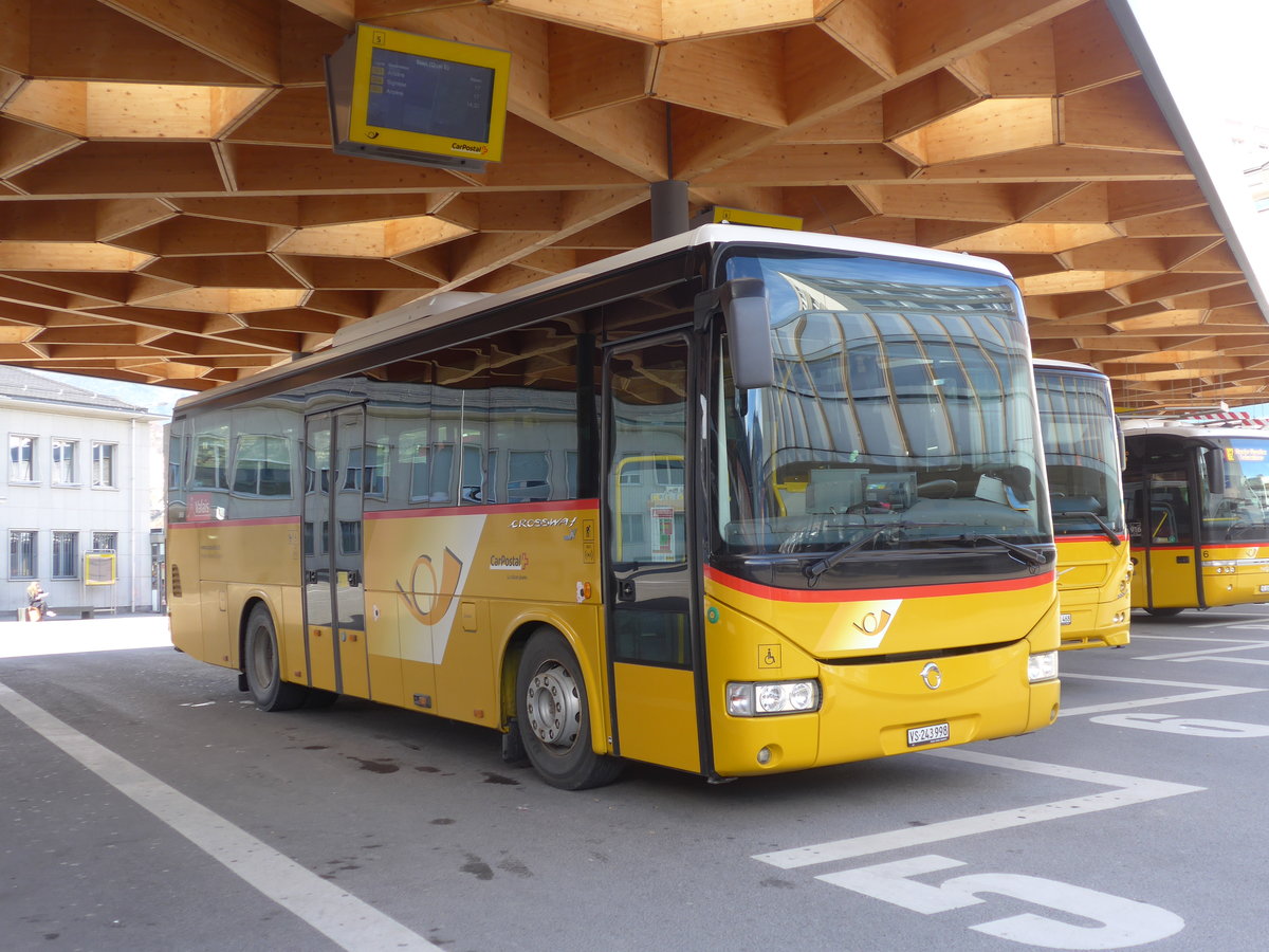 (187'932) - Buchard, Leytron - VS 243'998 - Irisbus am 14. Januar 2018 beim Bahnhof Sion
