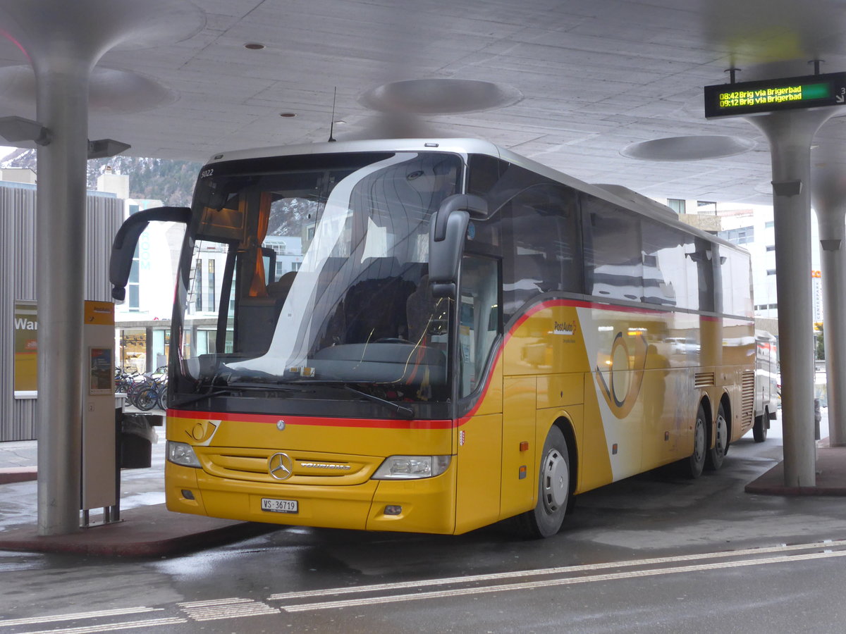(187'977) - PostAuto Wallis - VS 36'719 - Mercedes am 20. Januar 2018 beim Bahnhof Visp