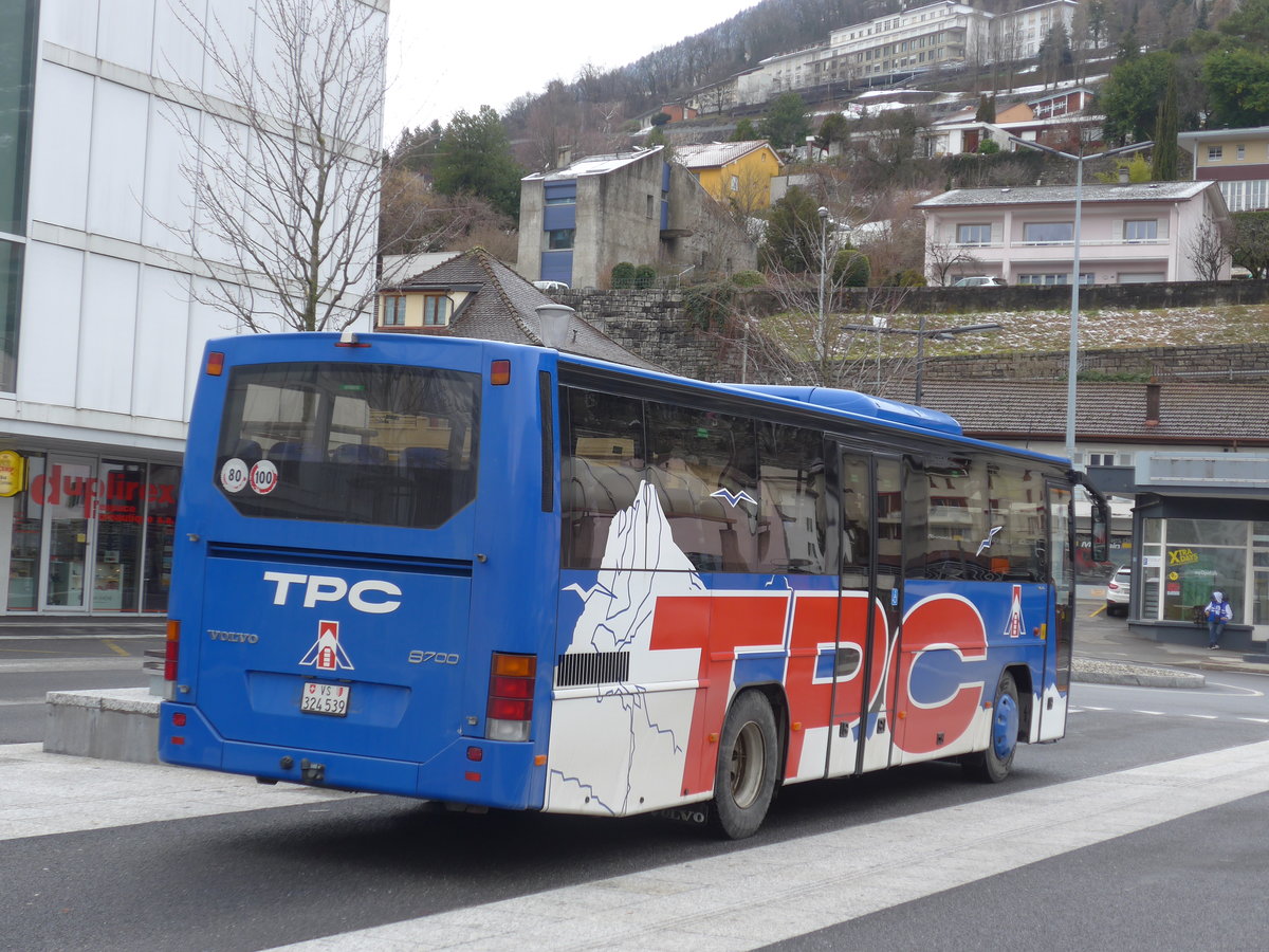 (188'016) - TPC Aigle - Nr. 8/VS 324'539 - Volvo (ex Nr. 3) am 20. Januar 2018 beim Bahnhof Monthey-Ville