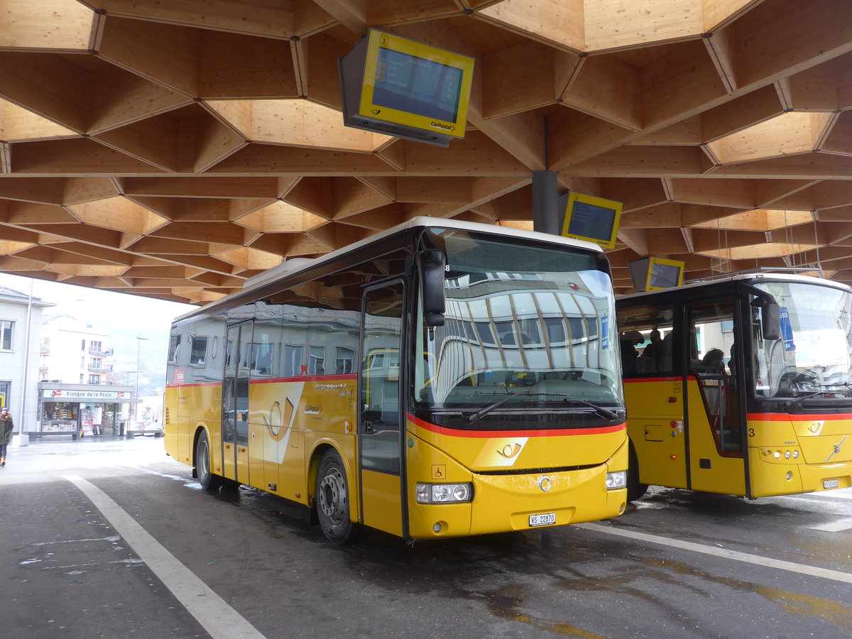 (188'417) - Evquoz, Erde - VS 22'870 - Irisbus am 11. Februar 2018 beim Bahnhof Sion