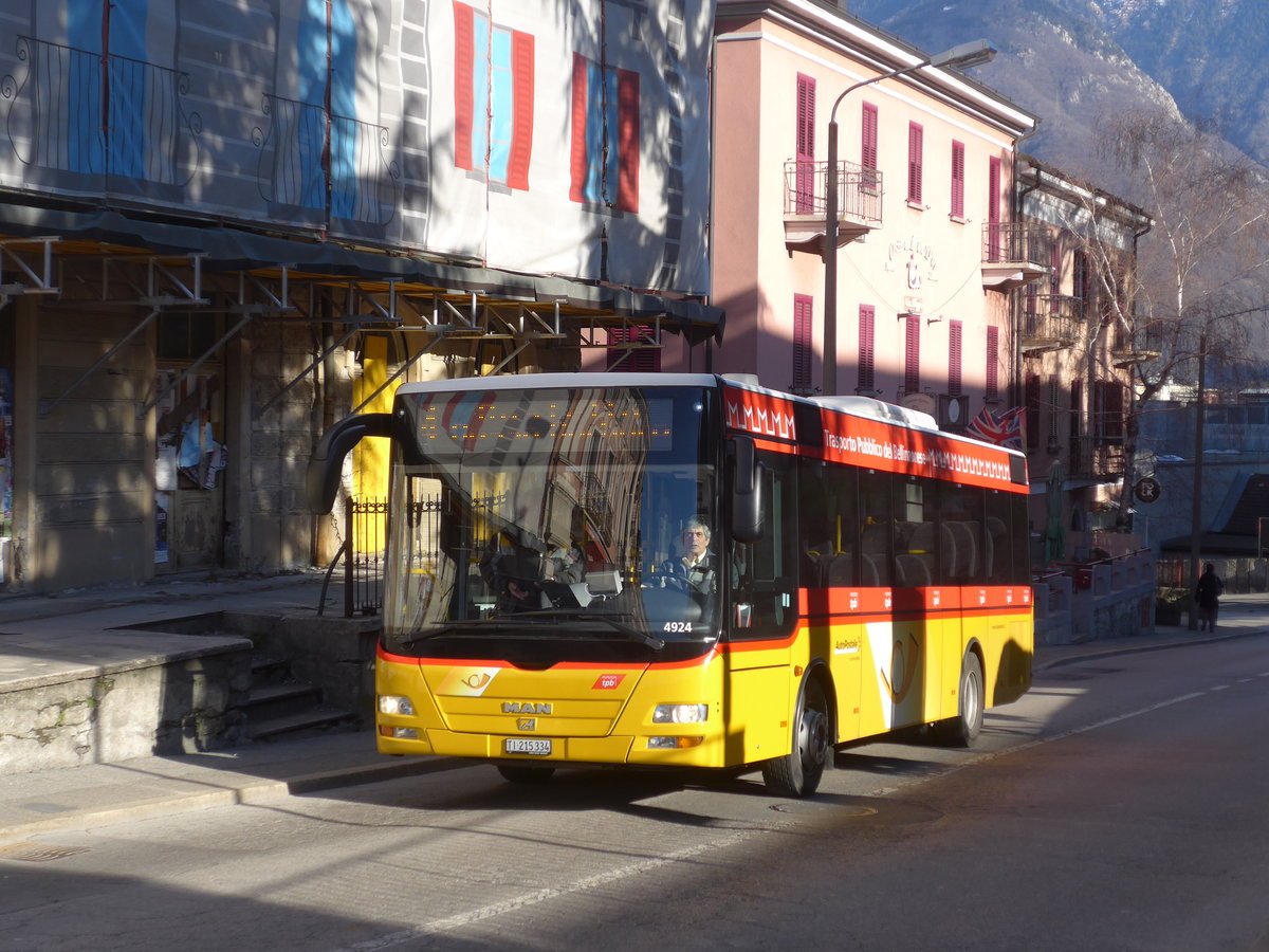 (188'550) - AutoPostale Ticino - TI 215'334 - MAN/Gppel am 14. Februar 2018 beim Bahnhof Bellinzona