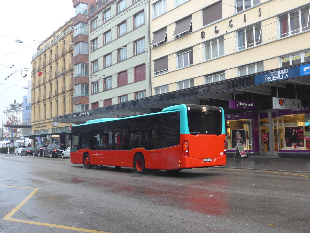 (188'673) - VB Biel - Nr. 198/BE 821'198 - Mercedes am 15. Februar 2018 beim Bahnhof Biel