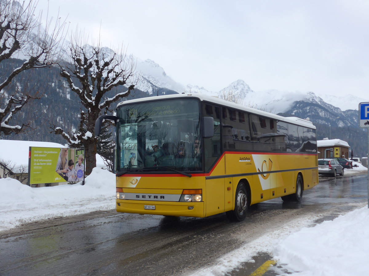 (188'751) - PostAuto Graubnden - GR 102'346 - Setra am 16. Februar 2018 beim Bahnhof Scuol-Tarasp