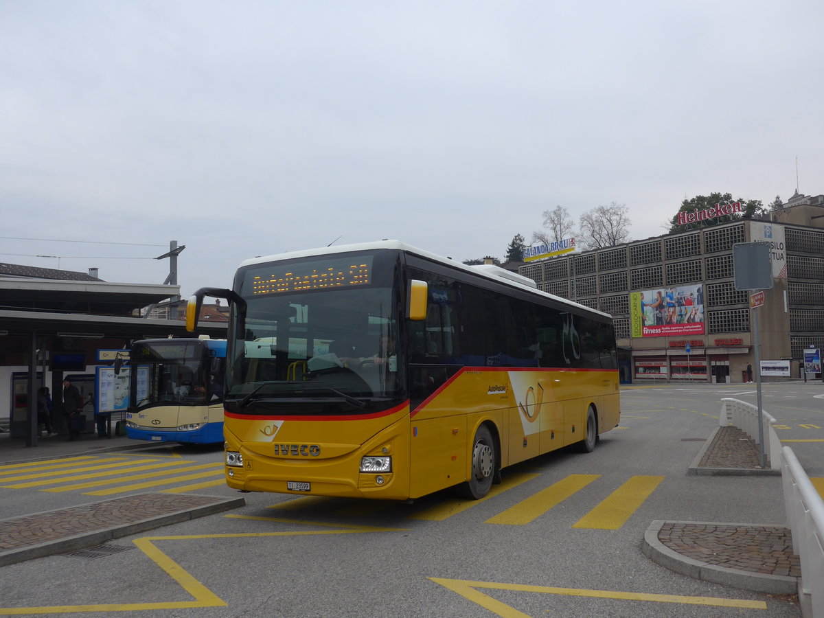 (188'850) - Chiesa, Riazzino - TI 23'599 - Iveco am 17. Februar 2018 beim Bahnhof Locarno