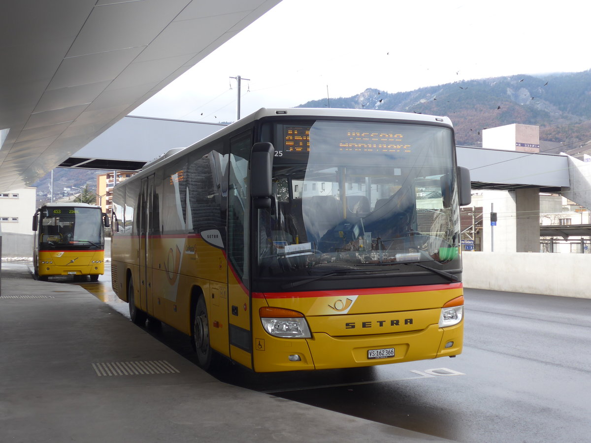 (188'878) - TSAR, Sierre - VS 162'366 - Setra am 18. Februar 2018 in Sierre, Busbahnhof