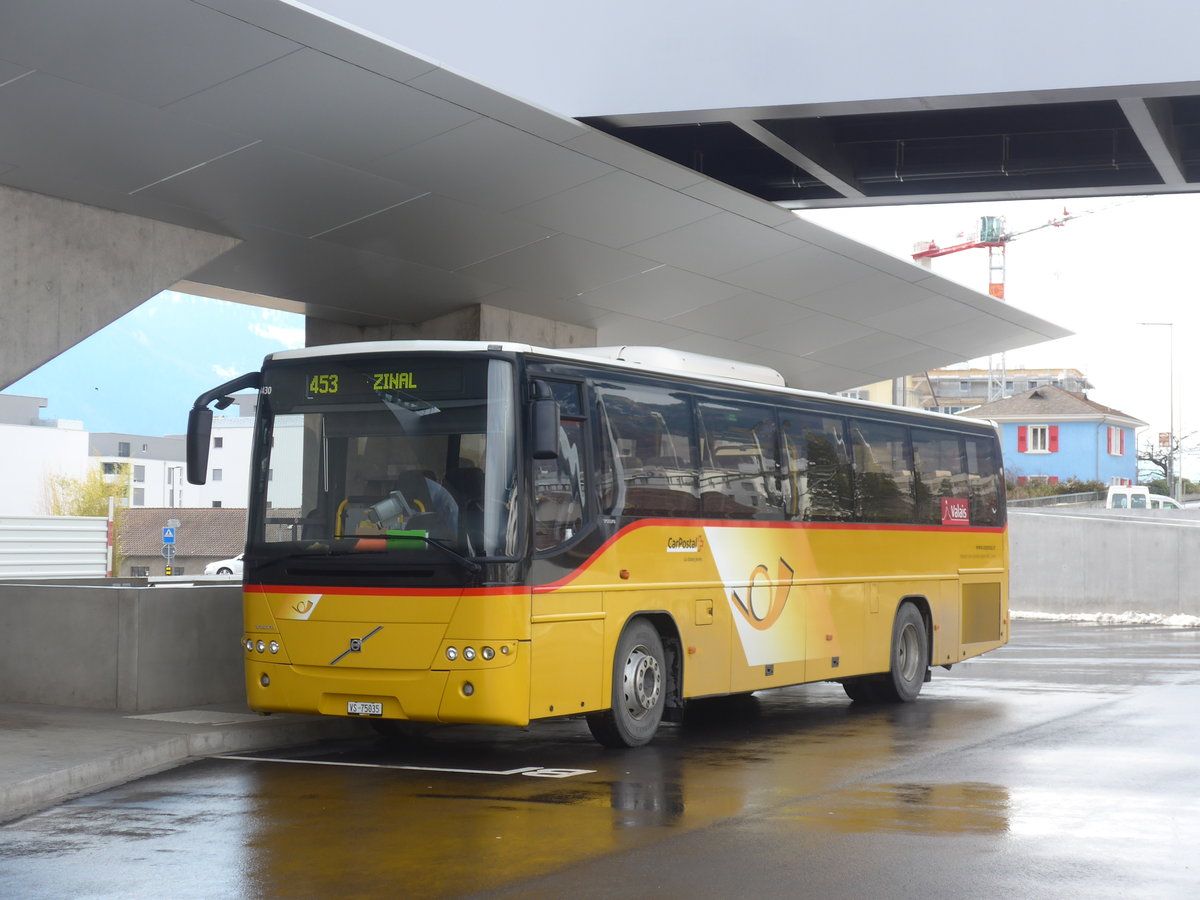 (188'880) - TSAR, Sierre - VS 75'035 - Volvo (ex Epiney, Ayer) am 18. Februar 2018 in Sierre, Busbahnhof