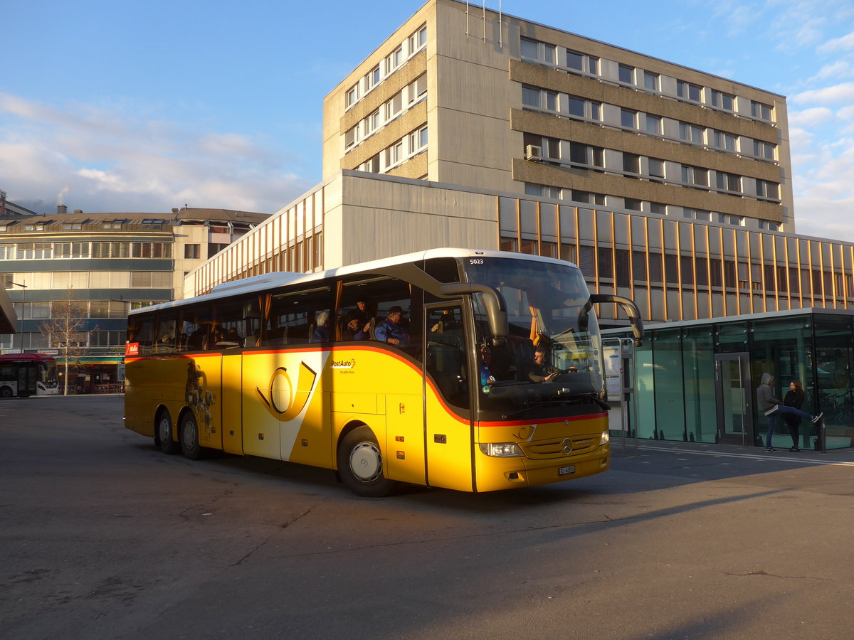 (188'943) - PostAuto Wallis - VS 62'850 - Mercedes am 18. Februar 2018 beim Bahnhof Sion