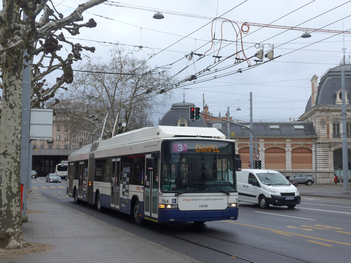 (189'153) - TPG Genve - Nr. 754 - Hess/Hess Gelenktrolleybus am 12. Mrz 2018 in Genve, Place des Vingt-Deux-Cantons